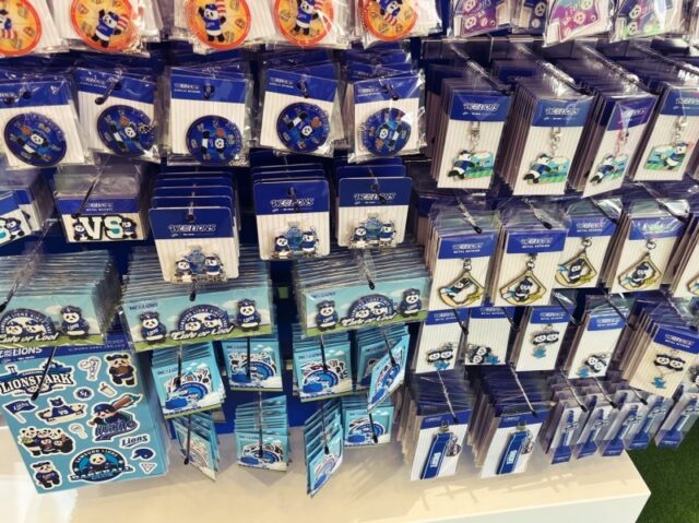 サムソンライオンズxパンダのキーホルダーやステッカー