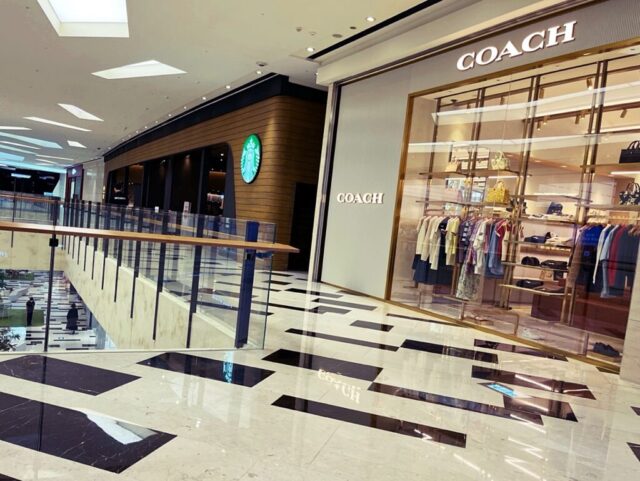 韓国IFCモール・COACH&スタバ外観