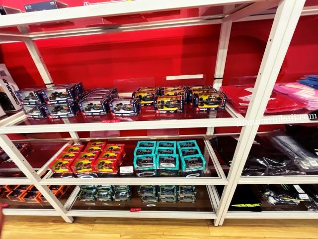 鈴鹿サーキットのグッズショップで販売されているF1ミニカー