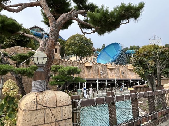 人気アトラクションのメガストーム